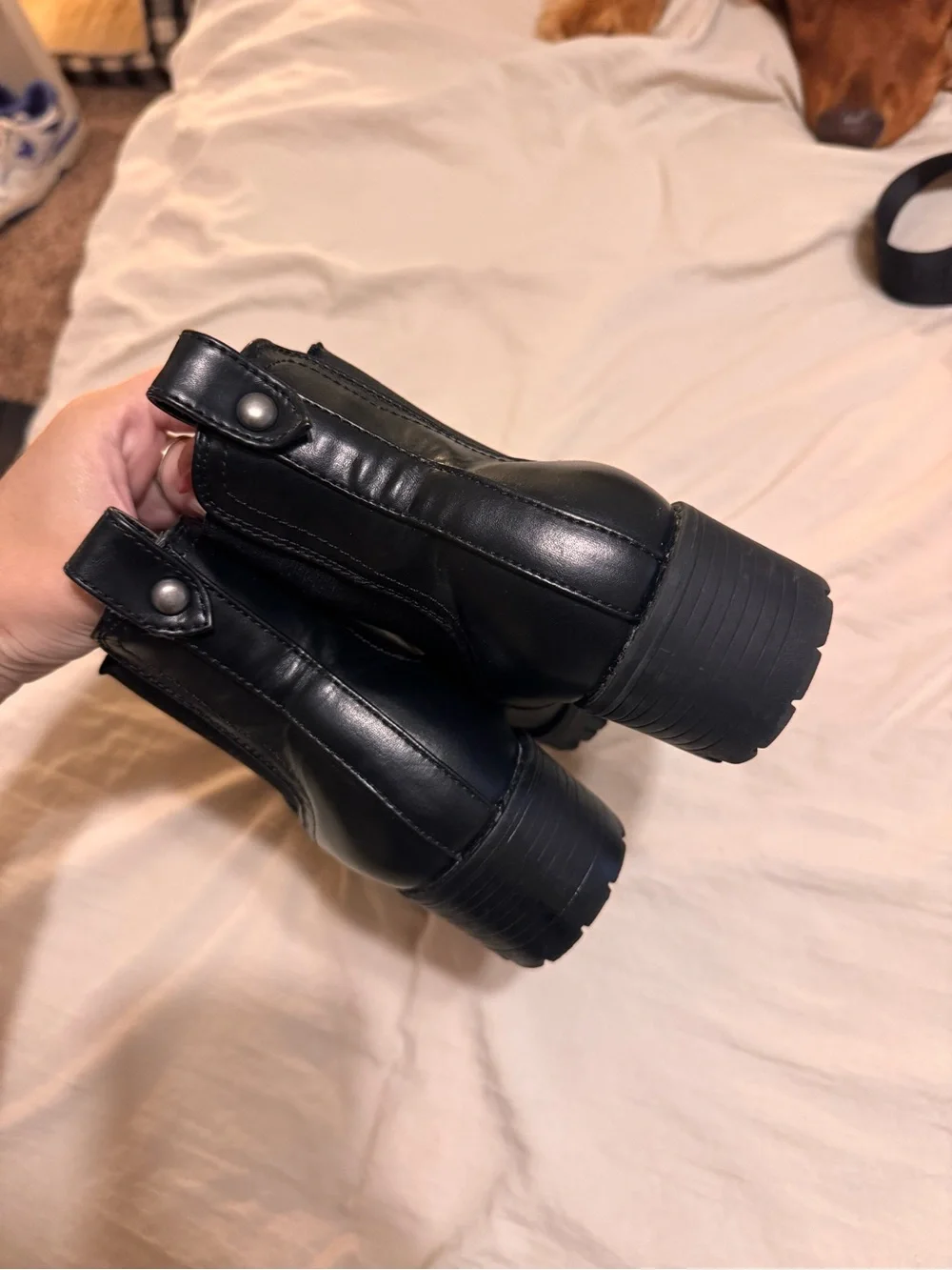 Black Women's Chelsea Ankle Boots - Sleek Pull-On Design